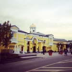 you’d think it’s an old mansion, but that’s actually a shopping arcade #moscow #russia #shopping  #yellow